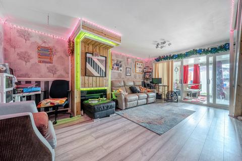 undefined, Highlands Close, Rochester, Kent