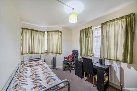 3 bedroom apartment for sale, Church Lane, London NW9