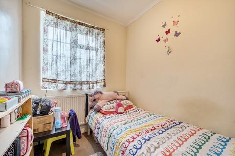 3 bedroom apartment for sale, Church Lane, London NW9