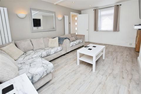 72 Bradford Road, Tingley, Wakefield, WF3 1NN