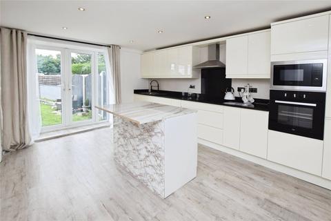 72 Bradford Road, Tingley, Wakefield, WF3 1NN