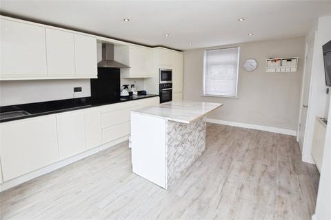 72 Bradford Road, Tingley, Wakefield, WF3 1NN
