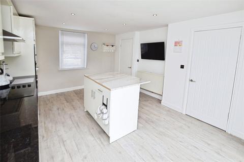 72 Bradford Road, Tingley, Wakefield, WF3 1NN