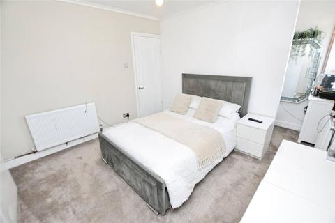 72 Bradford Road, Tingley, Wakefield, WF3 1NN