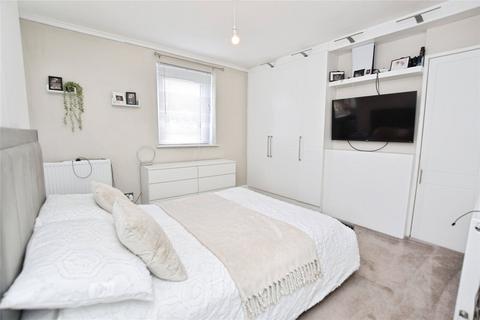 72 Bradford Road, Tingley, Wakefield, WF3 1NN