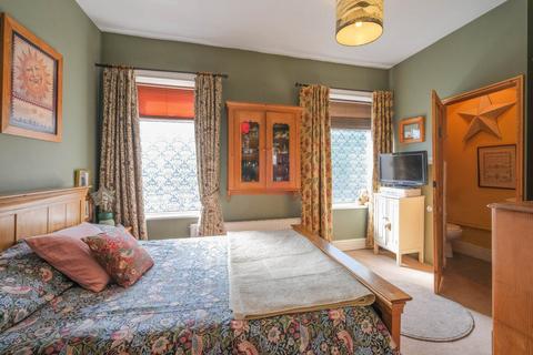 2 bedroom terraced house for sale, Manchester Road, Huddersfield HD7