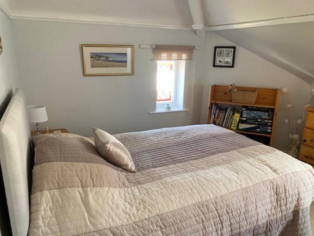 Double aspect bedroom 3