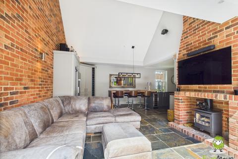 3 Fernhill Place, Sherfield On Loddon, Hook, RG27 0SJ