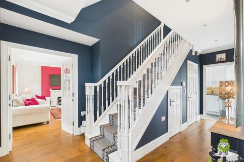 3 Fernhill Place, Sherfield On Loddon, Hook, RG27 0SJ