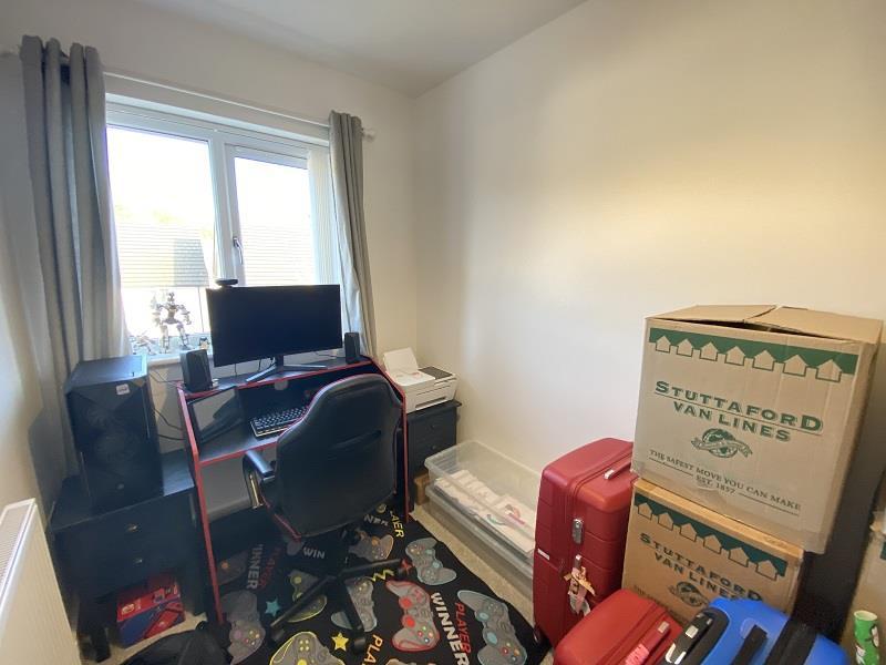 F92 Bedroom 2.JPG