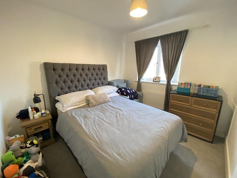 F92 Bedroom 1.JPG