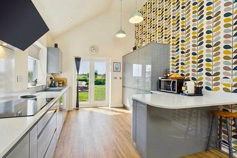 2 bedroom detached bungalow for sale, Catfoot Lane, Lambley, Nottingham