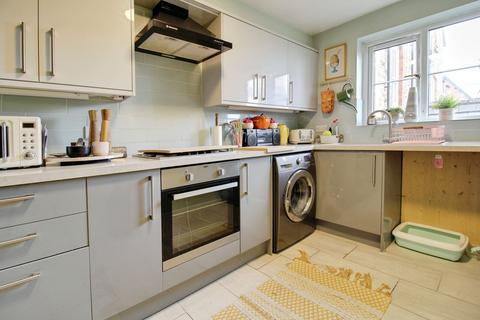 undefined, Bath Road, Swindon SN1
