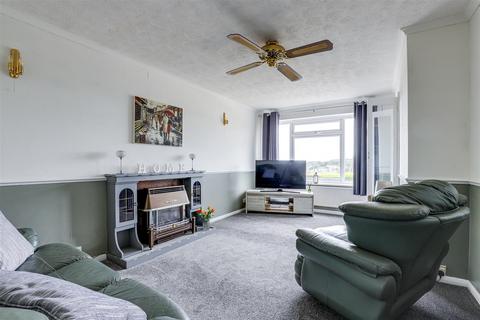 2 bedroom detached bungalow for sale, Upminster Drive, Arnold NG5