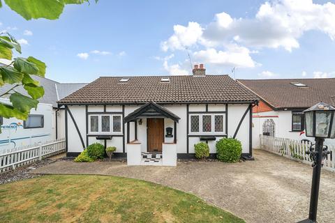 undefined, Willow Avenue, Denham, Uxbridge
