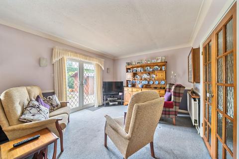 undefined, Willow Avenue, Denham, Uxbridge