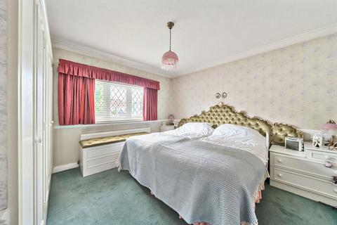 13 Willow Avenue, Denham, Uxbridge, UB9 4AG