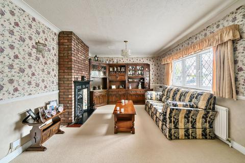 13 Willow Avenue, Denham, Uxbridge, UB9 4AG