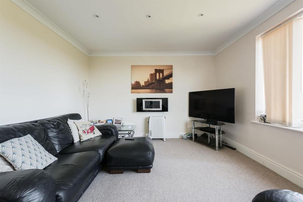 Flat5,16 Moorbank Road(Interior)-2.jpg