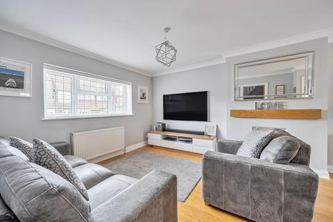 20 Darcy Close, Coulsdon, CR5 1QT