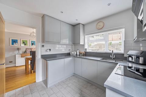 20 Darcy Close, Coulsdon, CR5 1QT