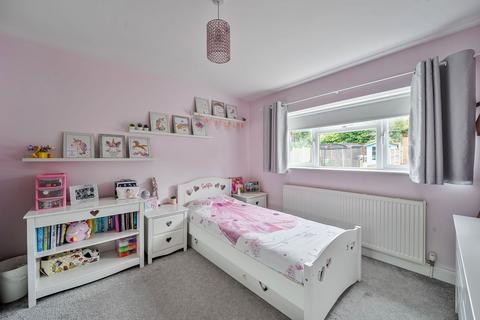 20 Darcy Close, Coulsdon, CR5 1QT