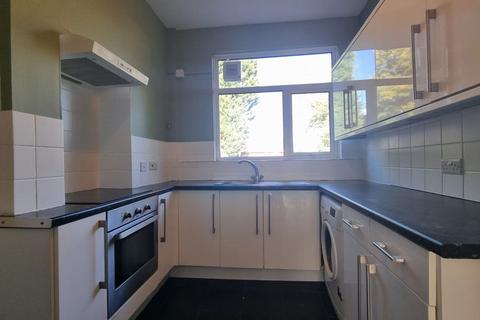 3 bedroom semi-detached house to rent, Wolverhampton Road, Oldbury