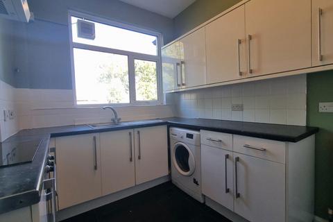 3 bedroom semi-detached house to rent, Wolverhampton Road, Oldbury