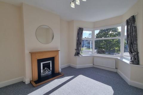 3 bedroom semi-detached house to rent, Wolverhampton Road, Oldbury