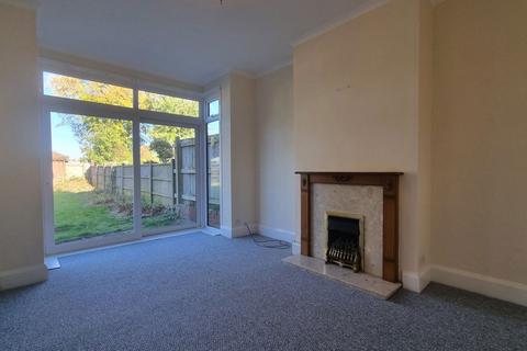 3 bedroom semi-detached house to rent, Wolverhampton Road, Oldbury