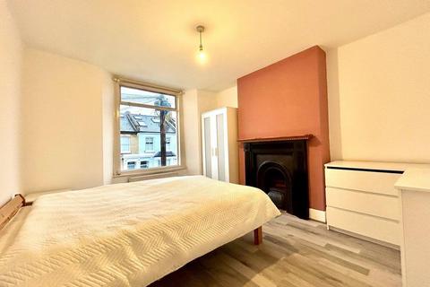 3 bedroom maisonette for sale, Broughton Road, London