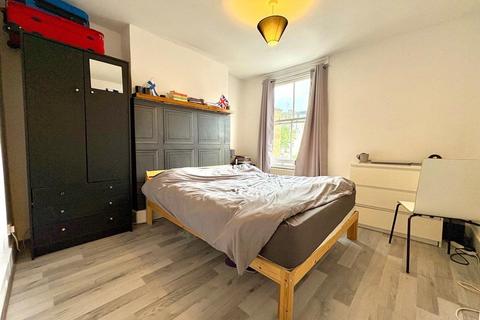 3 bedroom maisonette for sale, Broughton Road, London