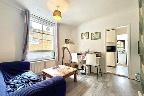 3 bedroom maisonette for sale, Broughton Road, London