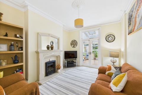 12 Whitstone Road, Paignton, TQ4 6EY