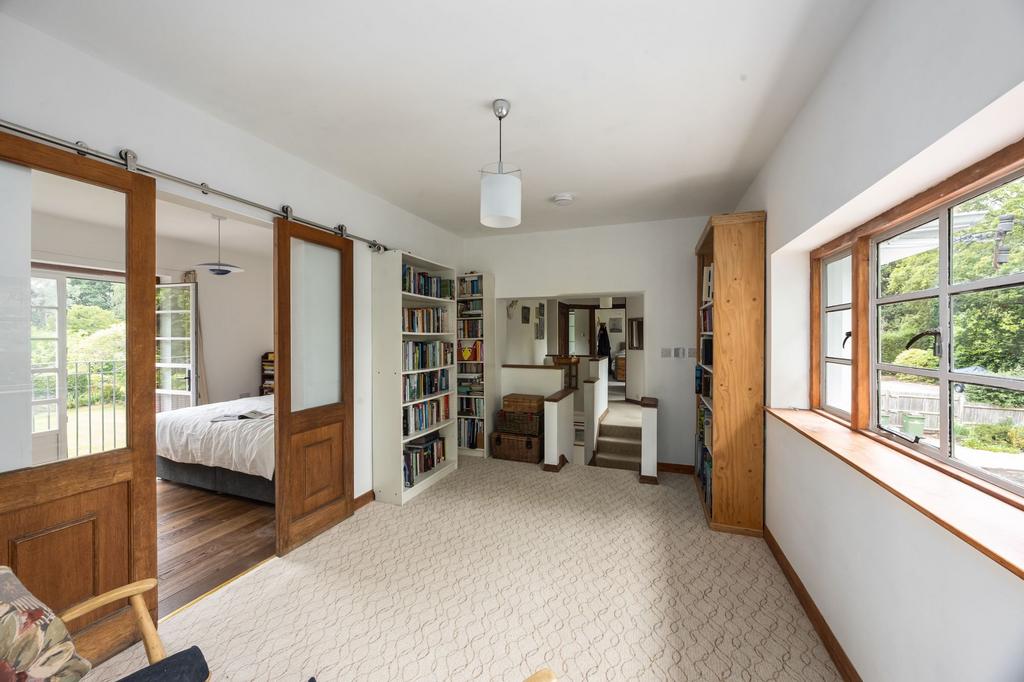 Library/Reading Room Area