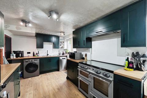 undefined, Pinehurst Avenue, Farnborough, Hampshire