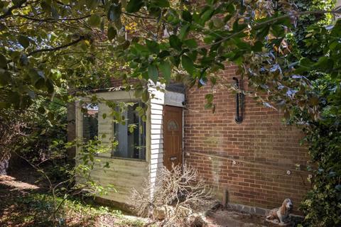 1 Leigh Drive, Romford, RM3 7YJ