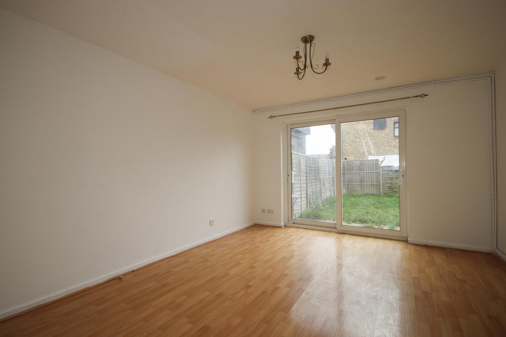 2 bedroom terraced house, desirable location, all
