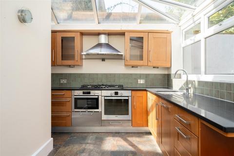 4 bedroom flat for sale, Addison Gardens, London W14