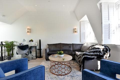 3 bedroom flat to rent, Shorrolds Road, Fulham, London, SW6