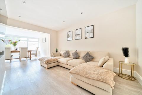 64 Collins Meadow, Harlow, CM19 4EN