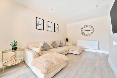 64 Collins Meadow, Harlow, CM19 4EN