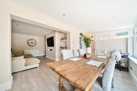 64 Collins Meadow, Harlow, CM19 4EN