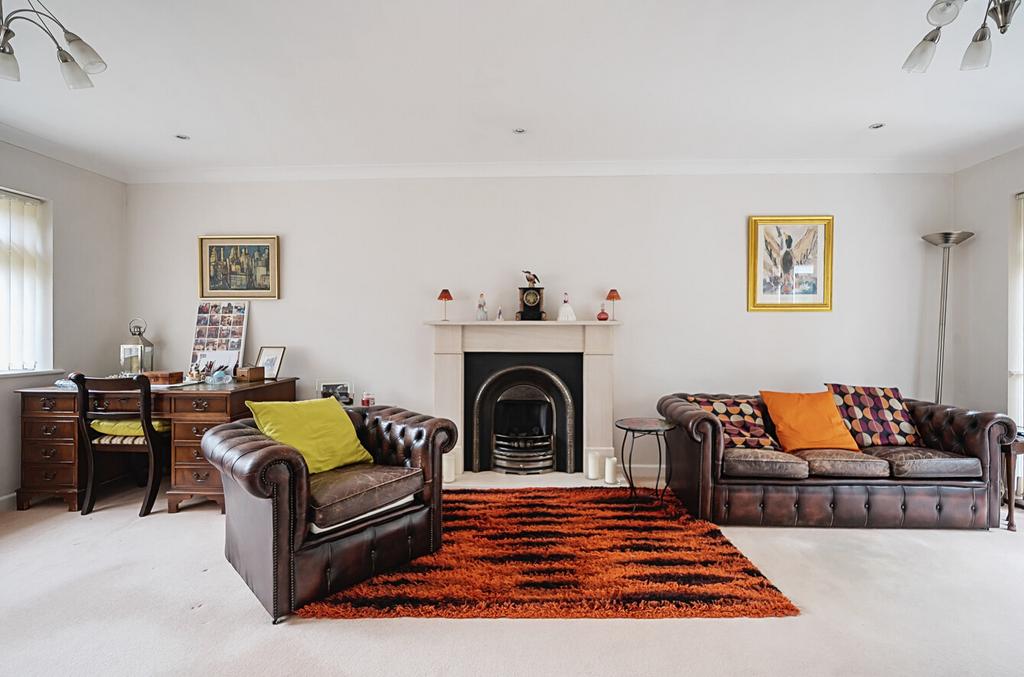 House in Southampton - View 4