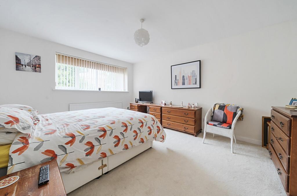 House in Southampton - More