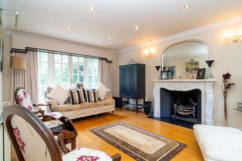 undefined, Rockways, Barnet EN5
