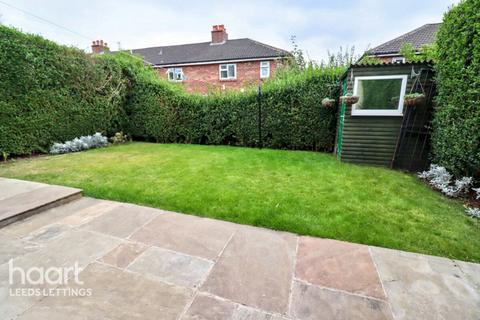undefined, Wykebeck Avenue, Leeds