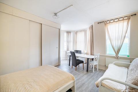 Talgarth Mansions, Talgarth Road, Fulham, London, W14