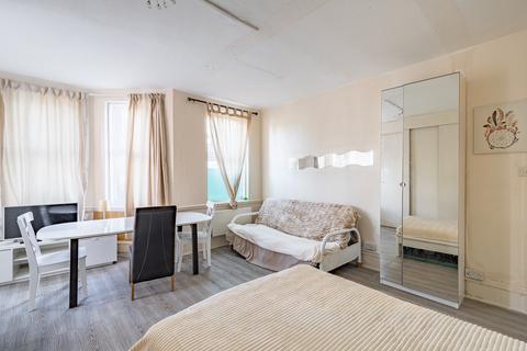 2 bedroom flat to rent, Talgarth Mansions, Talgarth Road, Fulham, London, W14