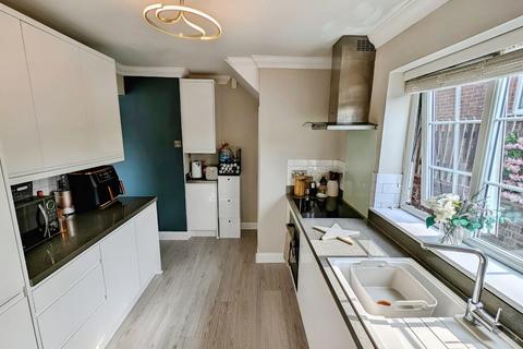98 Finch Road, Chipping Sodbury, Bristol, BS37 6JD